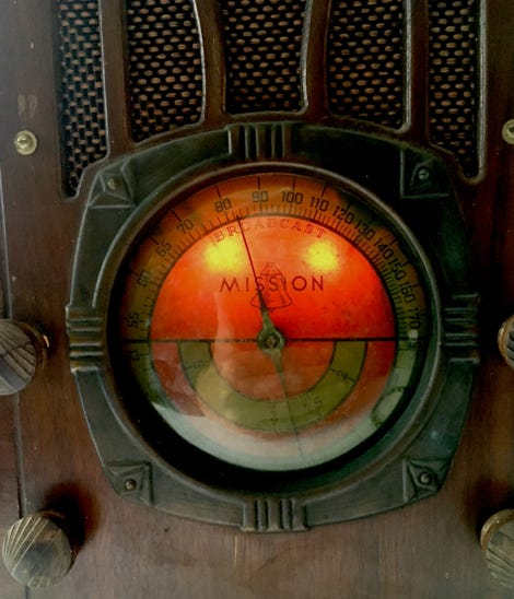 Mission Bell valve radio